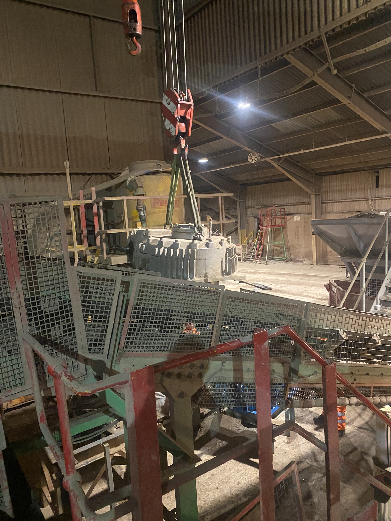 Grinding mill