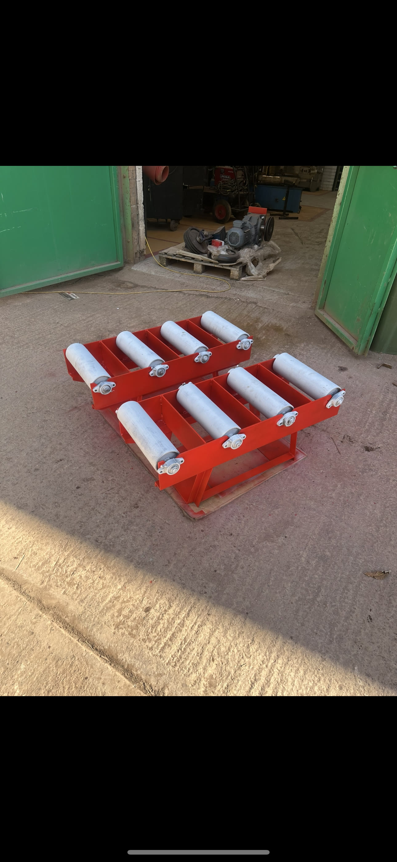 Slug roller tables